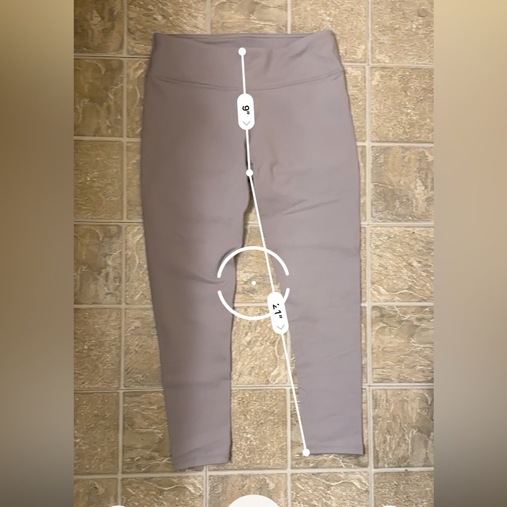 Fabletics mid rise Capri